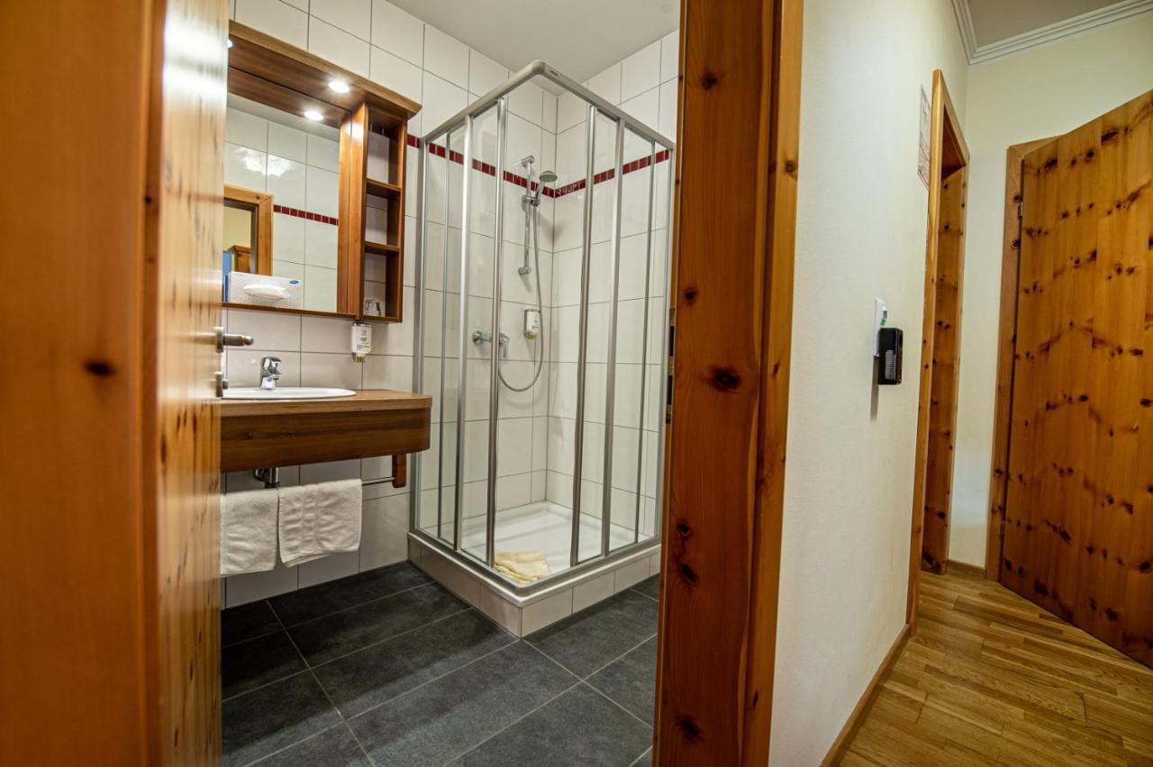 Hotel Raunig バド クラインキルヒハイム エクステリア 写真
