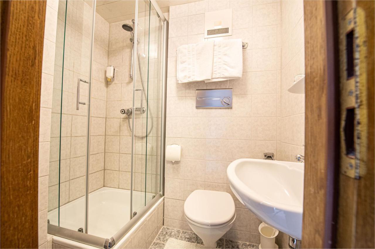 Hotel Raunig バド クラインキルヒハイム エクステリア 写真